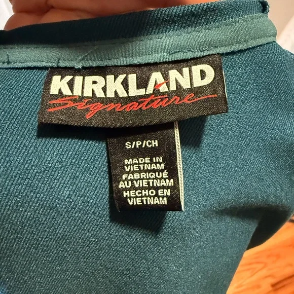 Kirkland Signature Women's Water Repellant Rain Jacket (Teal) - Picture 4 of 4